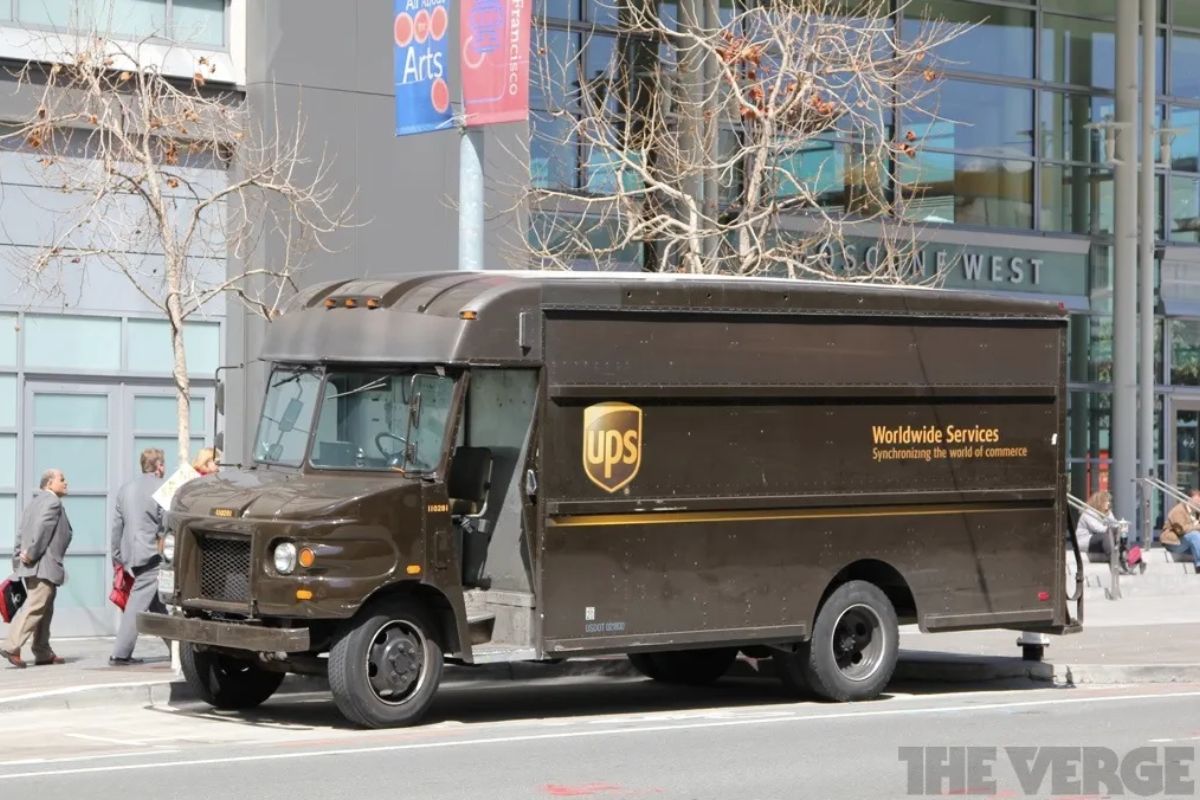 UPS's 2025 Outlook: A Standstill in Uncertain Times