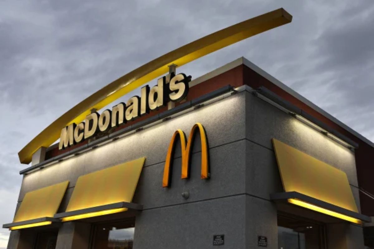 McDonald’s Sales Decline in a Shaky Economy