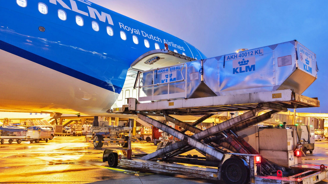 KLM Airbus A350 to Fly Without Business Class Seats After Certification Delay